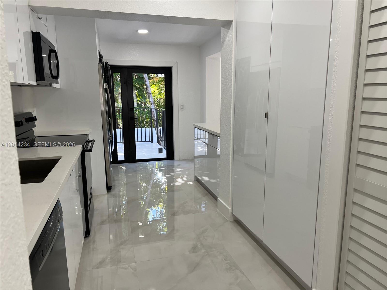 6150 SW 16th St, West Miami FL 33155