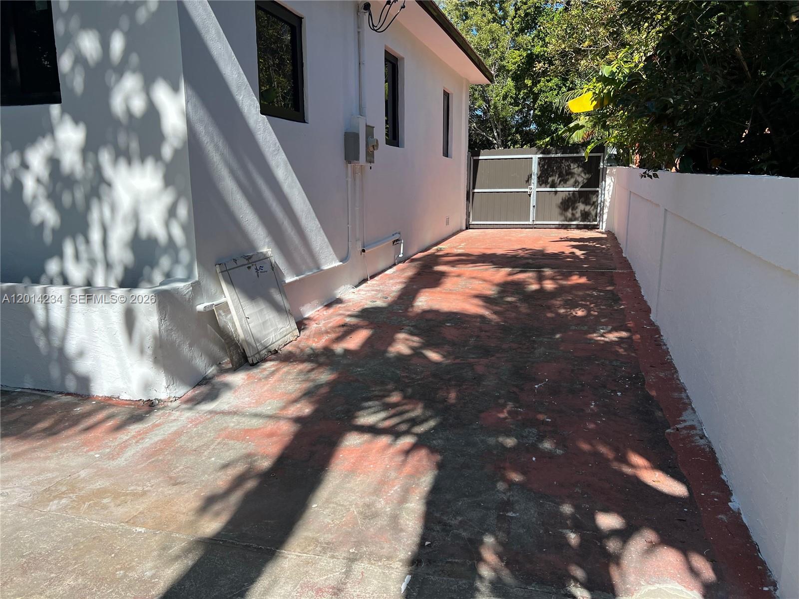 6150 SW 16th St, West Miami FL 33155