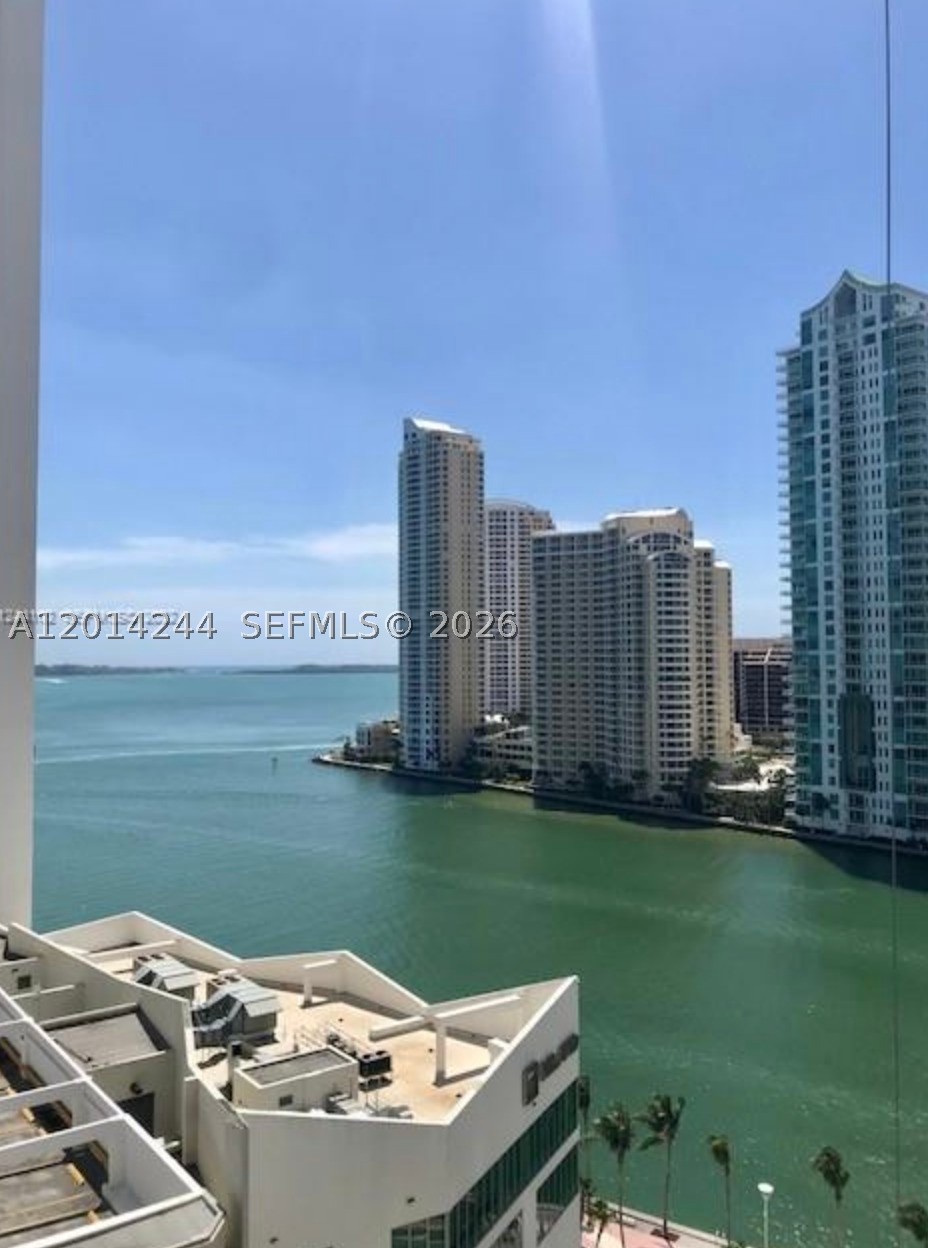 300 S Biscayne Blvd #L-L32, Miami FL 33131