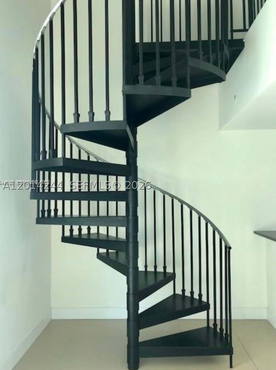 300 S Biscayne Blvd #L-L32, Miami FL 33131