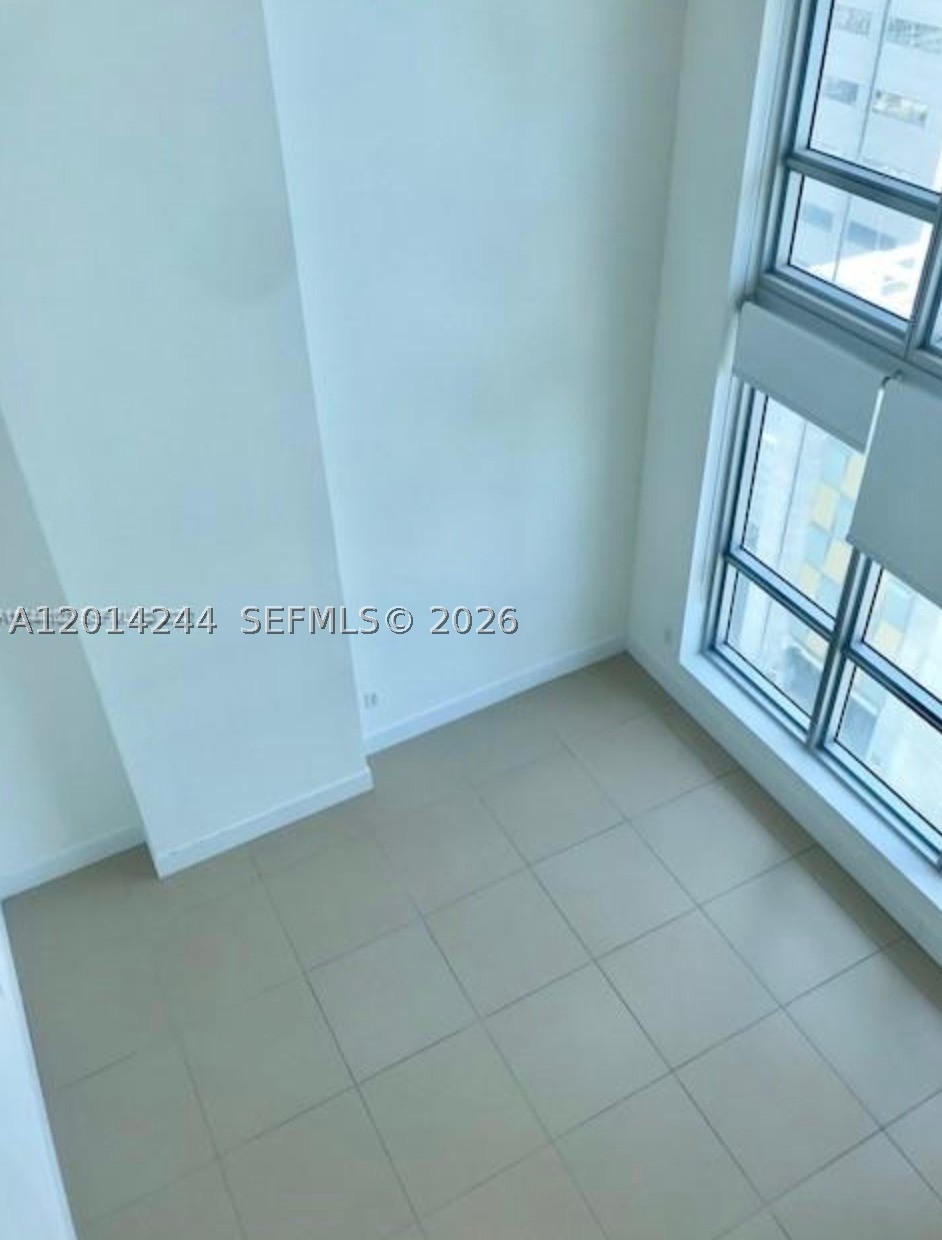 300 S Biscayne Blvd #L-L32, Miami FL 33131