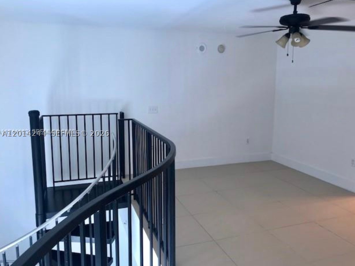 300 S Biscayne Blvd #L-L32, Miami FL 33131