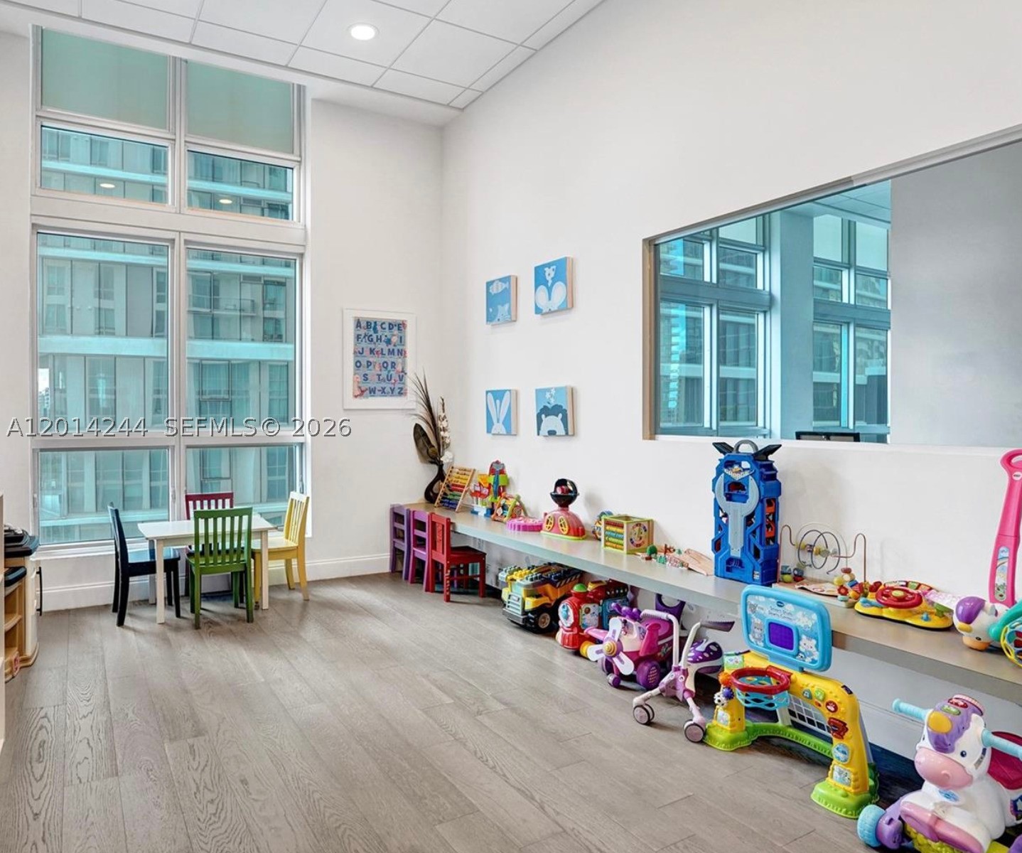 300 S Biscayne Blvd #L-L32, Miami FL 33131