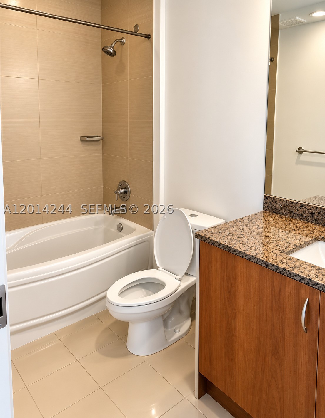 300 S Biscayne Blvd #L-L32, Miami FL 33131