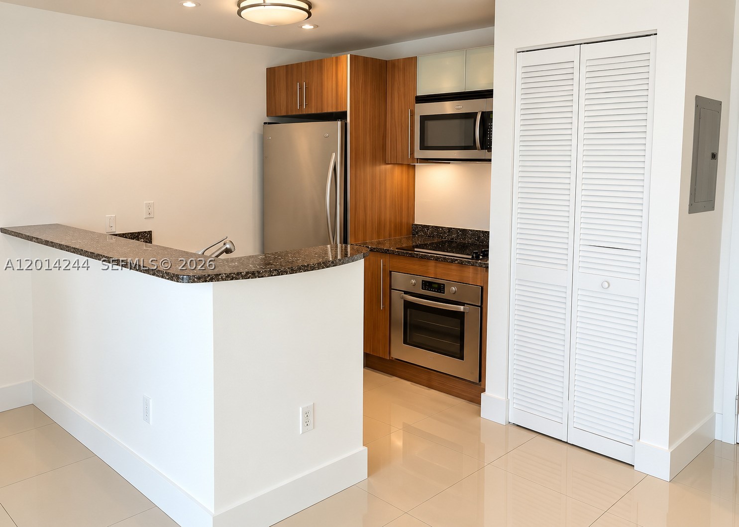 300 S Biscayne Blvd #L-L32, Miami FL 33131