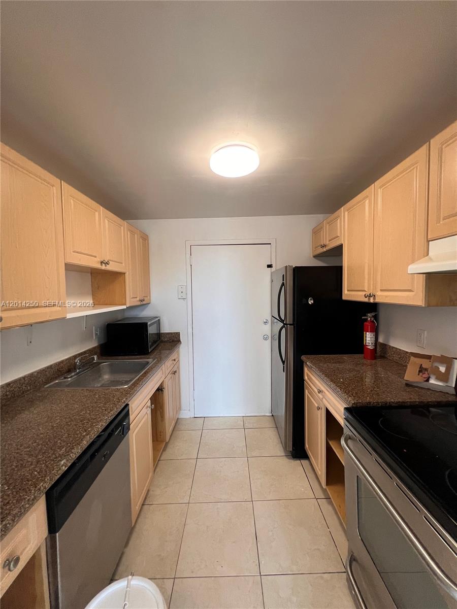 2020 NE 135th St #309, North Miami FL 33181