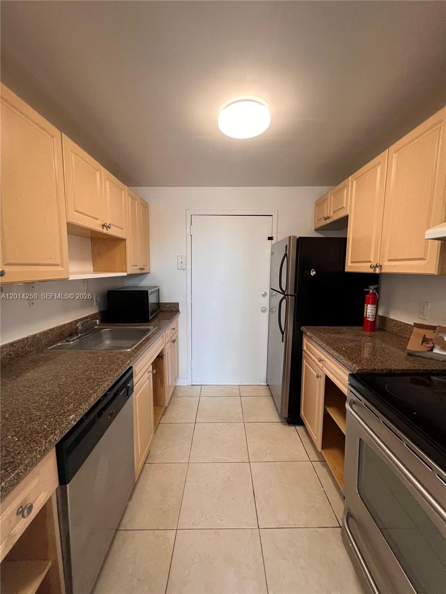 2020 NE 135th St #309, North Miami FL 33181