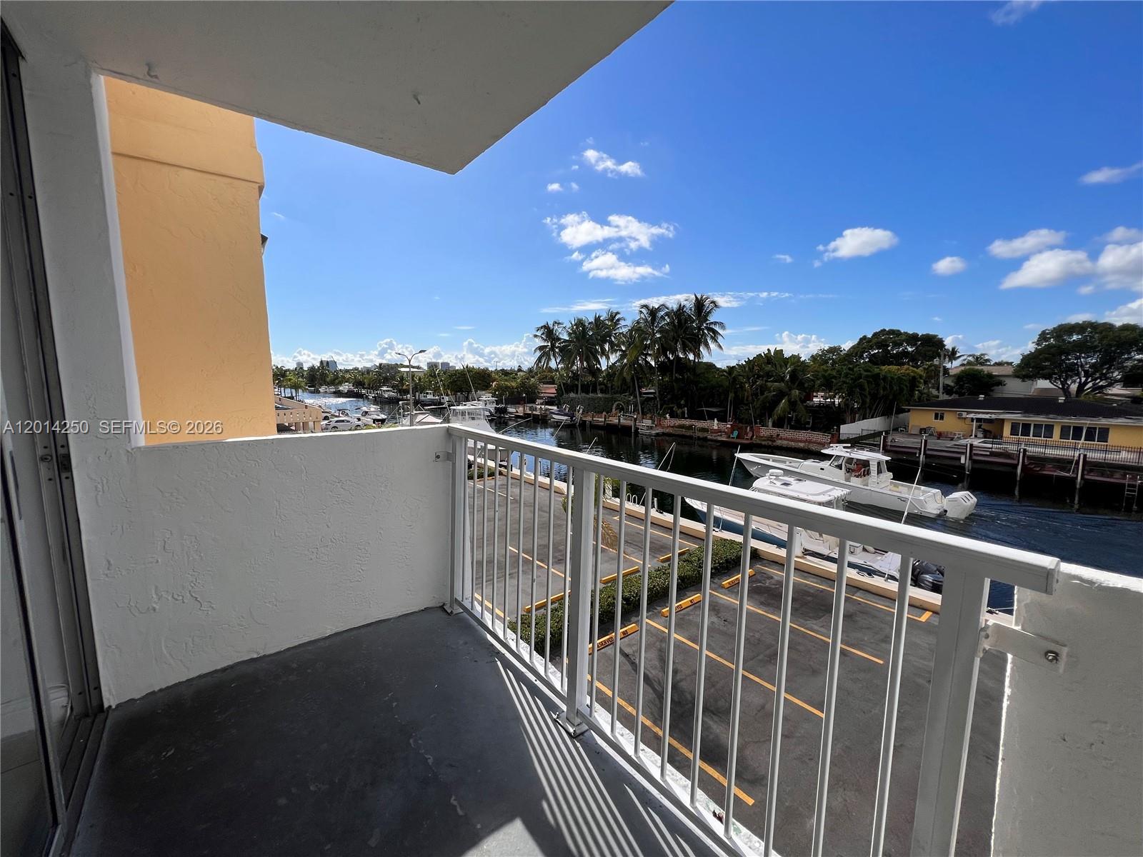 2020 NE 135th St #309, North Miami FL 33181