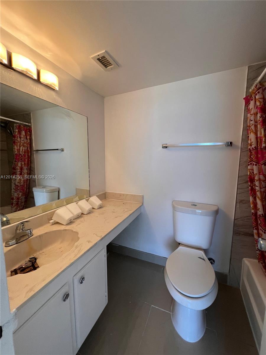 2020 NE 135th St #309, North Miami FL 33181