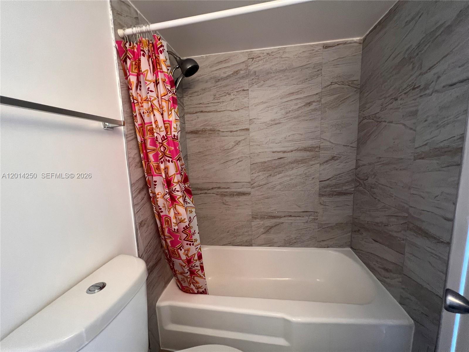2020 NE 135th St #309, North Miami FL 33181