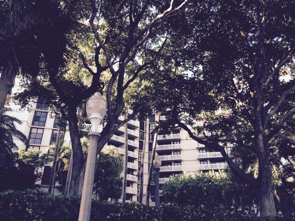 1121 CRANDON BL #E1104, Key Biscayne FL 33149