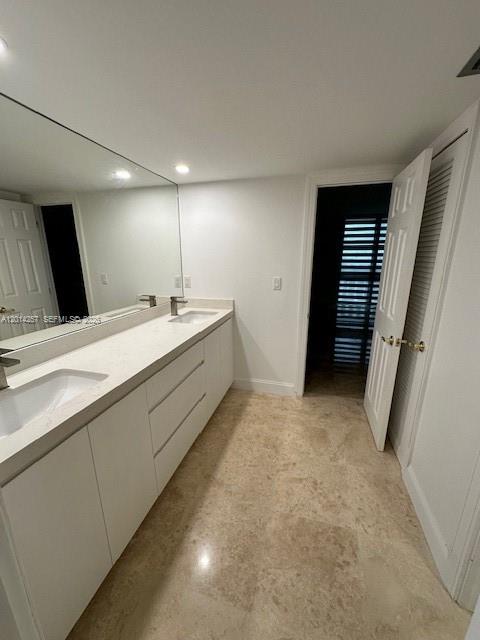 1121 CRANDON BL #E1104, Key Biscayne FL 33149