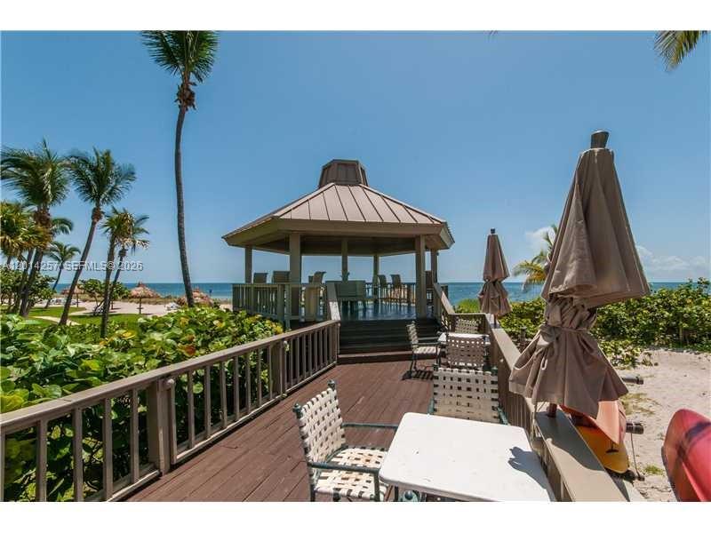 1121 CRANDON BL #E1104, Key Biscayne FL 33149