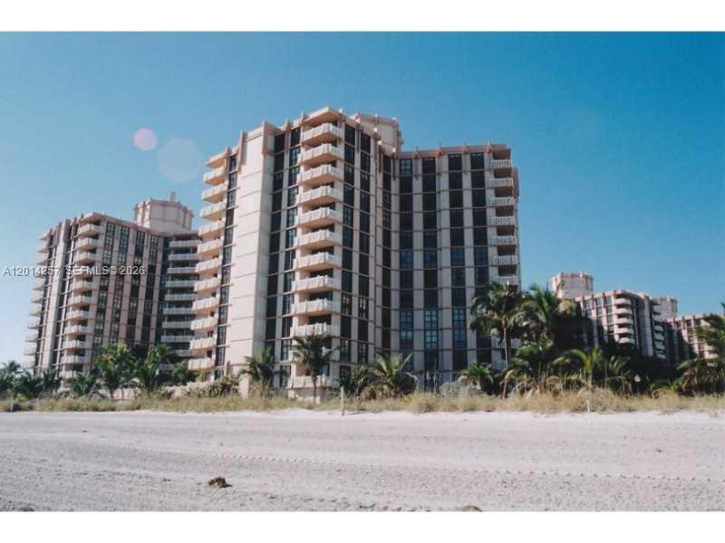 1121 CRANDON BL #E1104, Key Biscayne FL 33149