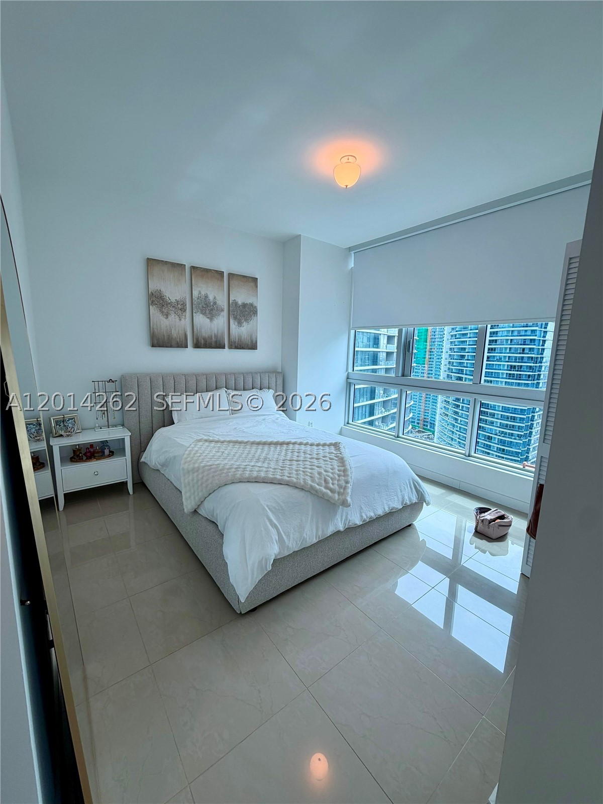 300 S Biscayne Blvd #T-3701, Miami FL 33131