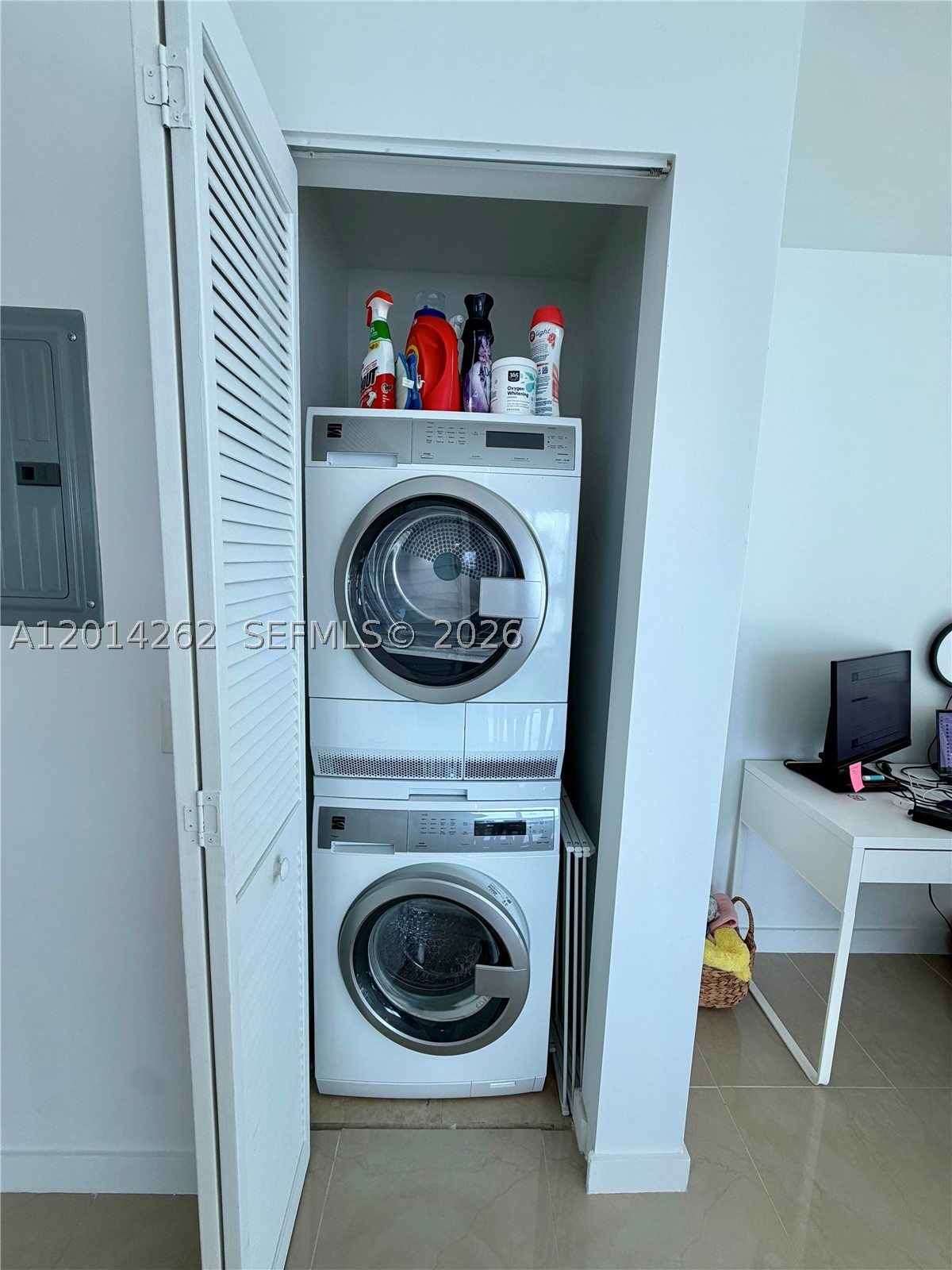 300 S Biscayne Blvd #T-3701, Miami FL 33131