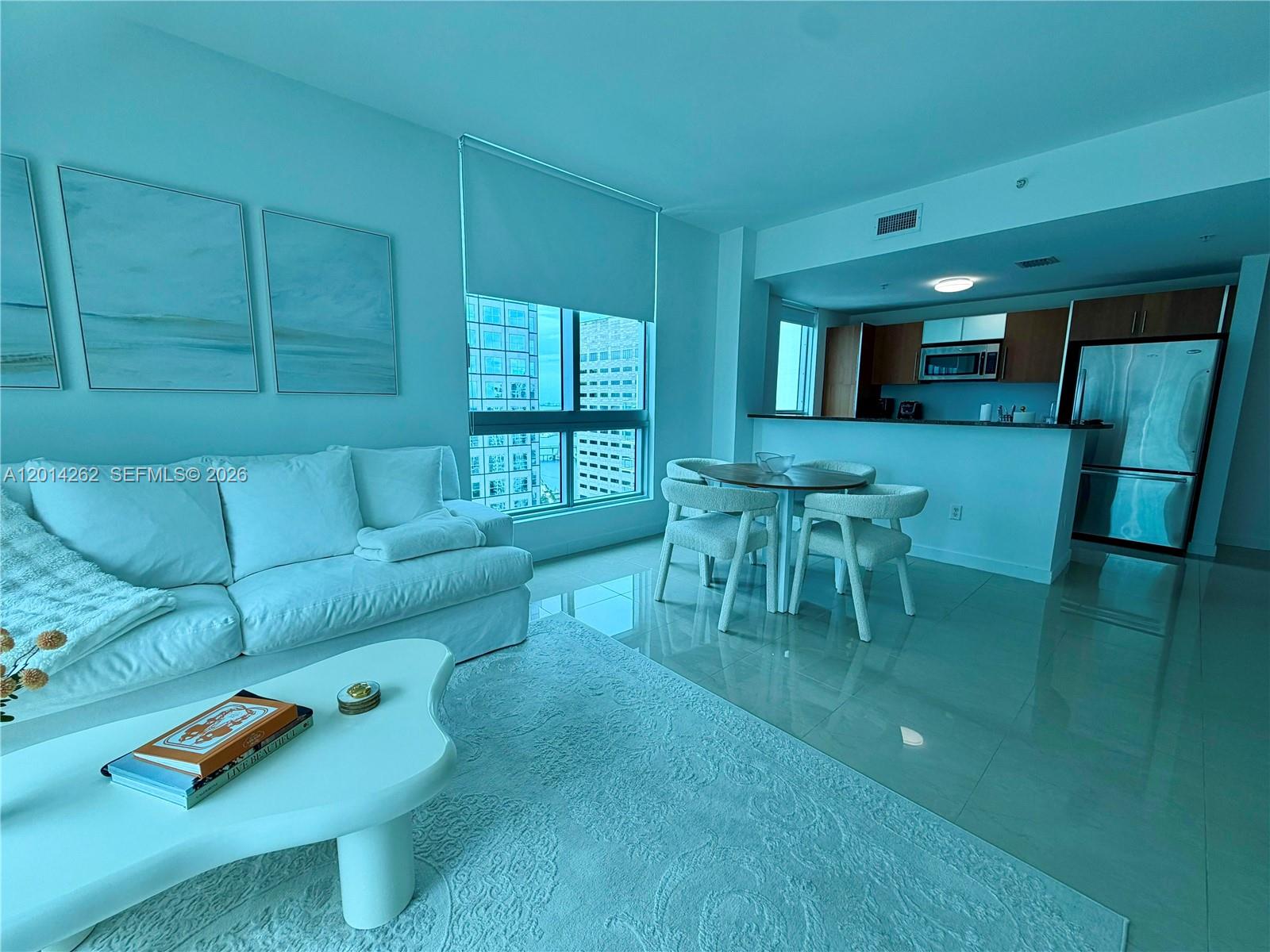 300 S Biscayne Blvd #T-3701, Miami FL 33131