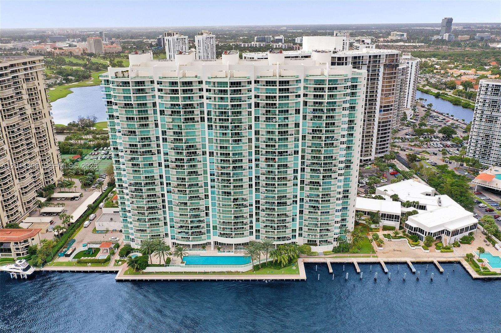 20201 E Country Club Dr #1408, Aventura FL 33180