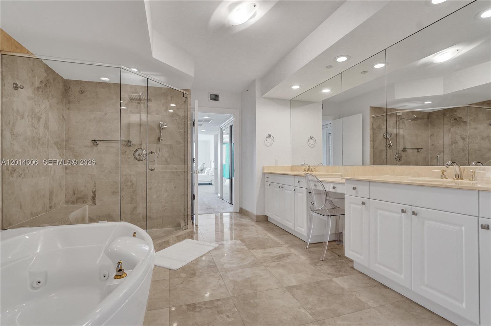 20201 E Country Club Dr #1408, Aventura FL 33180