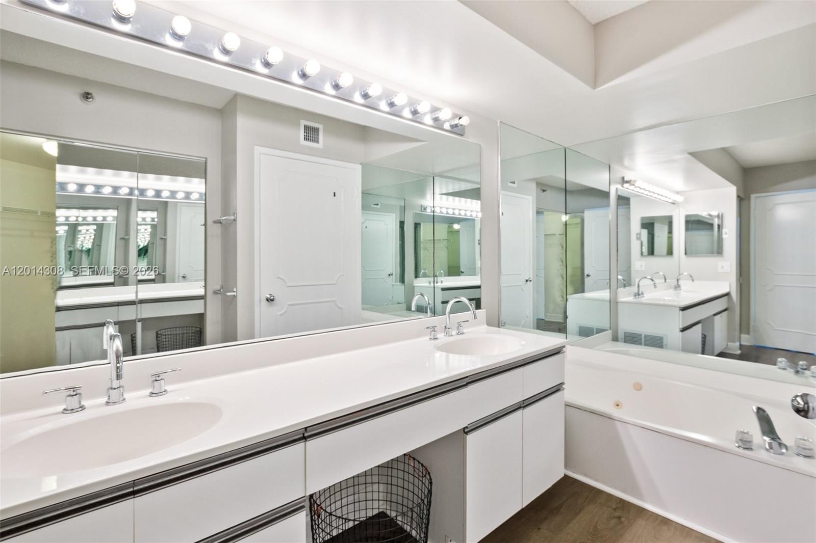3400 NE 192nd St #1707, Aventura FL 33180