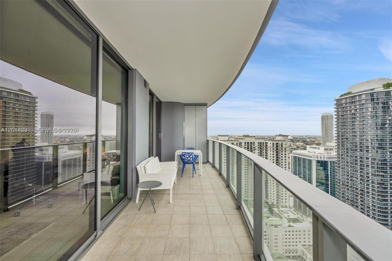1000 Brickell Plz #3914, Miami FL 33131