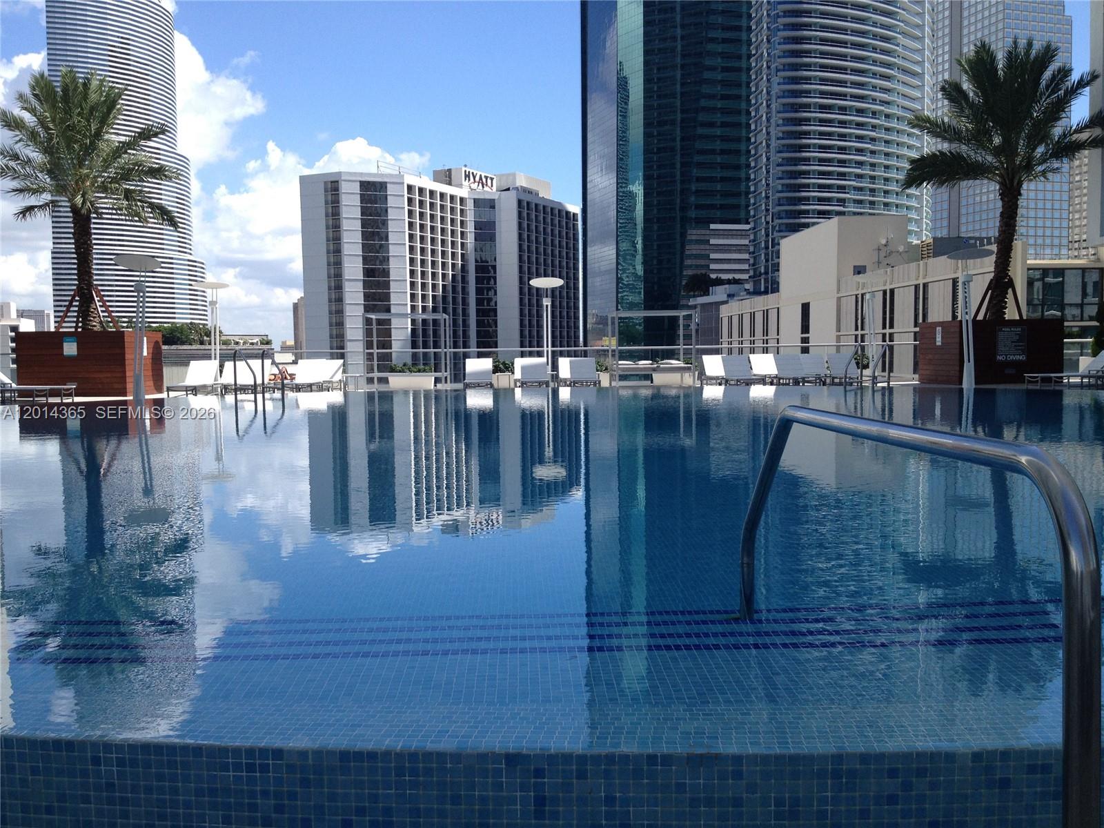 55 SE 6th St #2106, Miami FL 33131