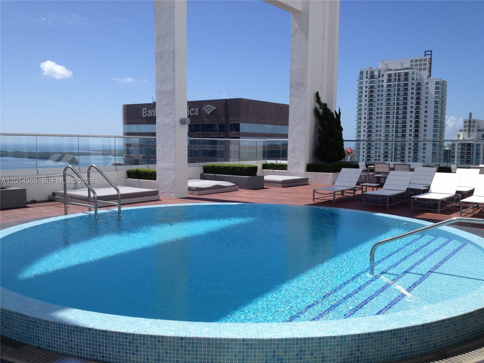 55 SE 6th St #2106, Miami FL 33131