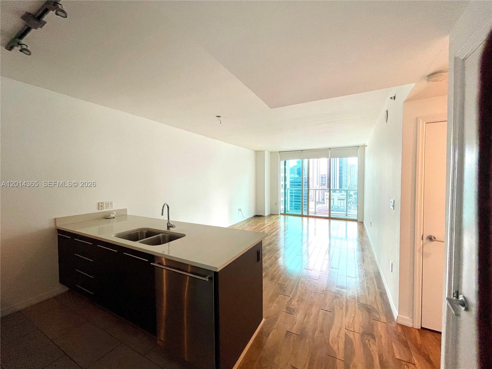 55 SE 6th St #2106, Miami FL 33131