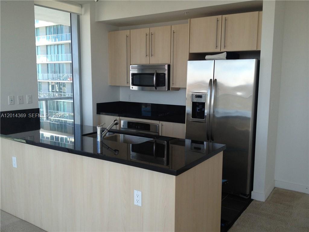 79 SW 12 ST #2912, Miami FL 33130