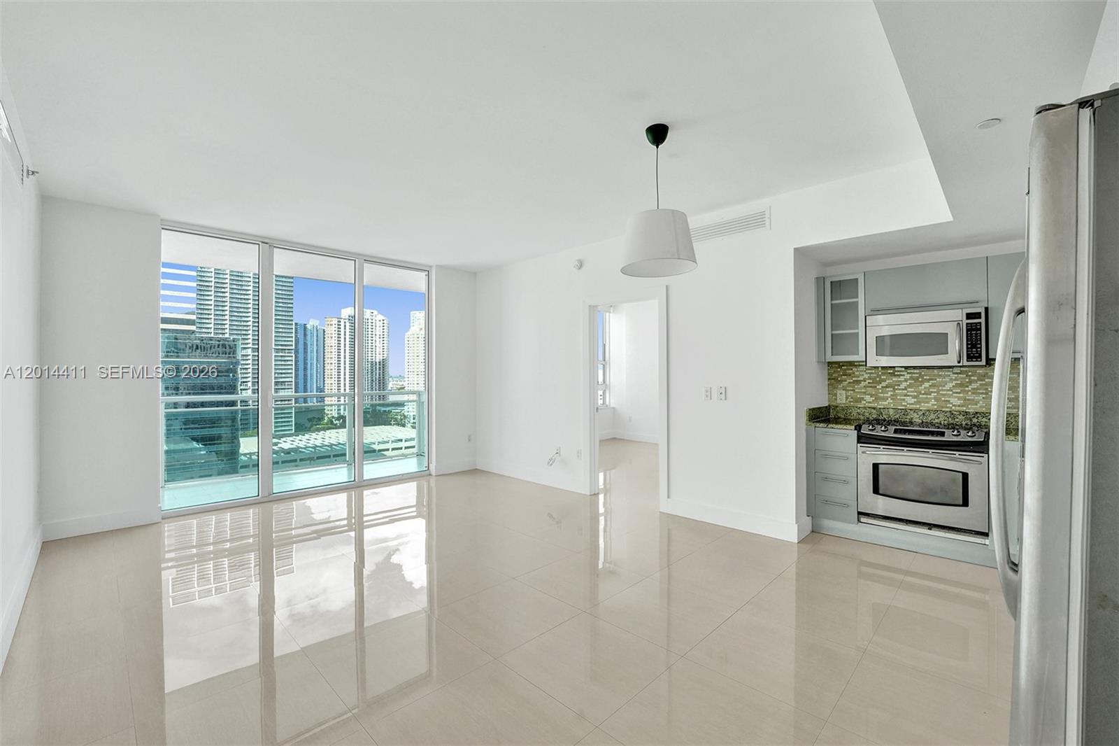 950 Brickell Bay Dr #1706, Miami FL 33131