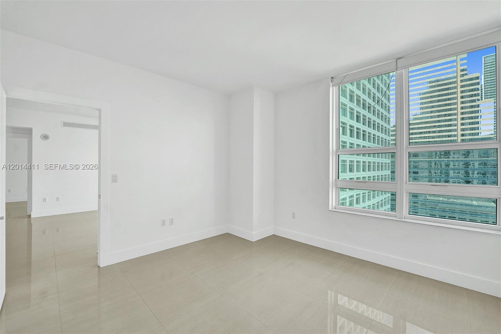 950 Brickell Bay Dr #1706, Miami FL 33131