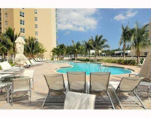 3330 NE 190th St #1816, Aventura FL 33180