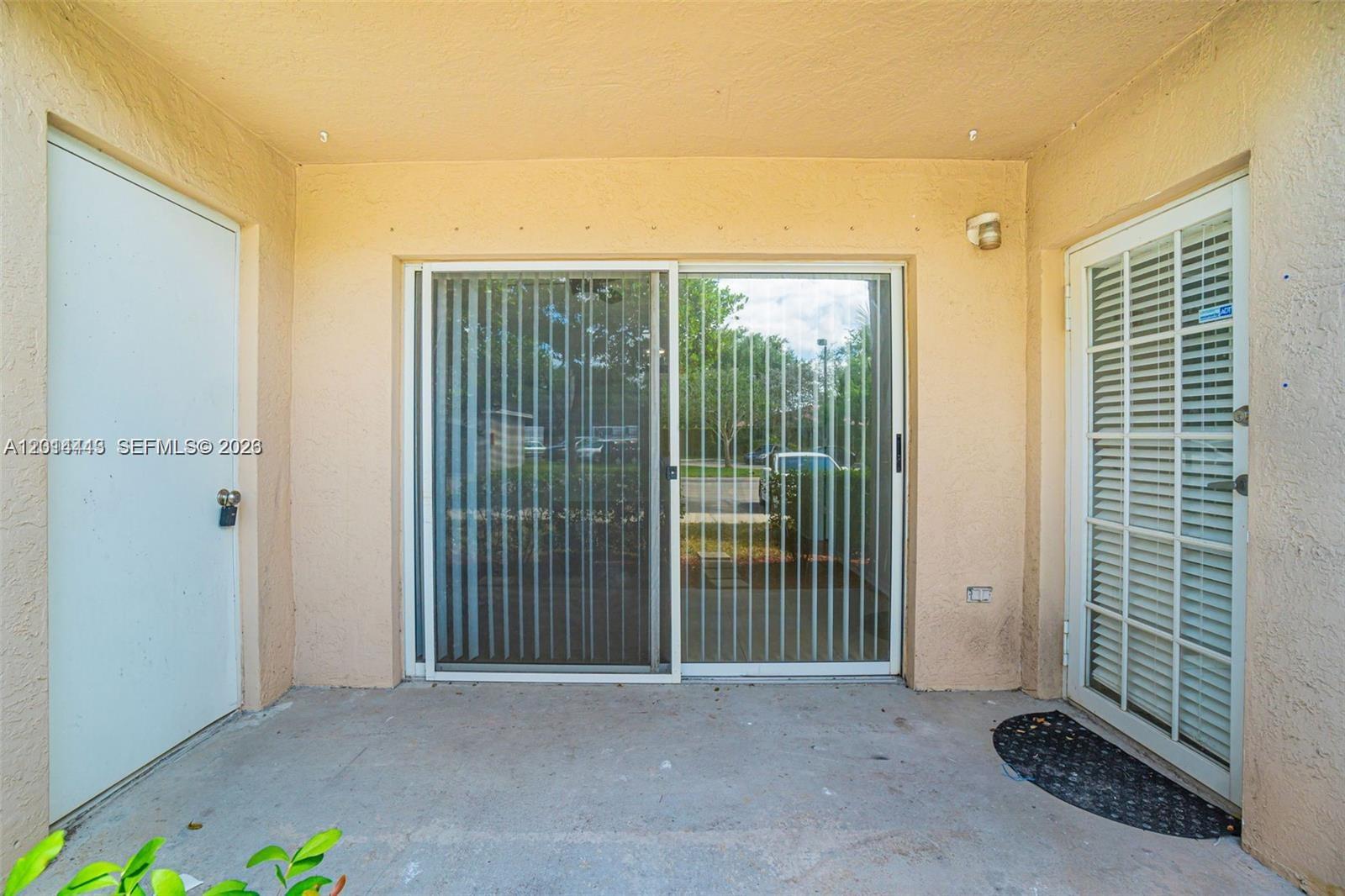 5025 Wiles Rd #105, Coconut Creek FL 33073