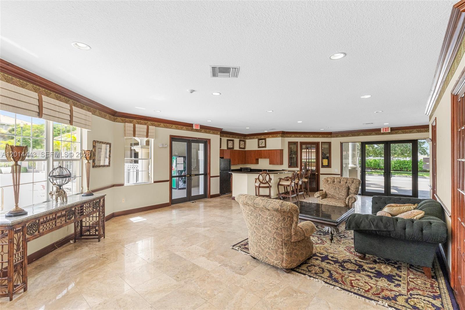 5025 Wiles Rd #105, Coconut Creek FL 33073