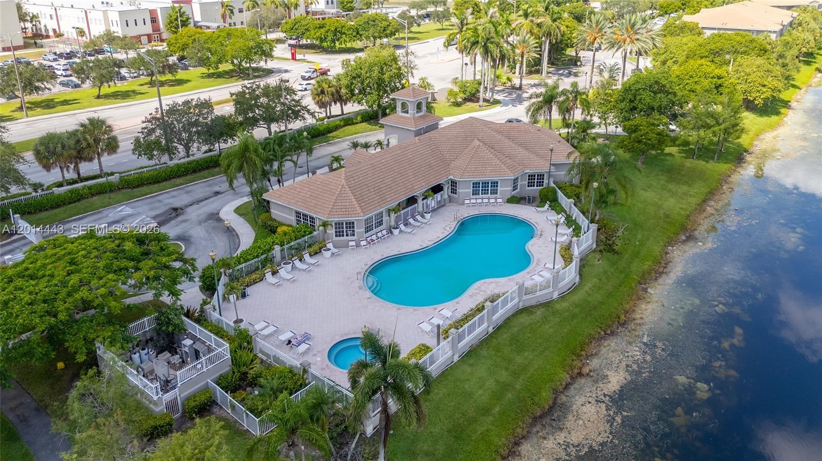 5025 Wiles Rd #105, Coconut Creek FL 33073
