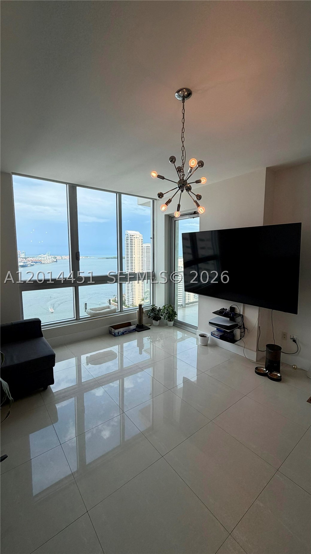 300 S Biscayne Blvd #T-3212, Miami FL 33131