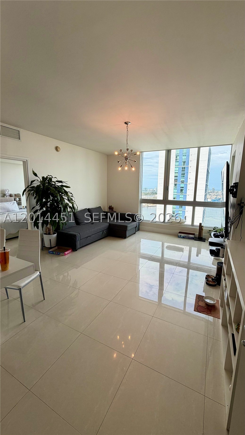 300 S Biscayne Blvd #T-3212, Miami FL 33131
