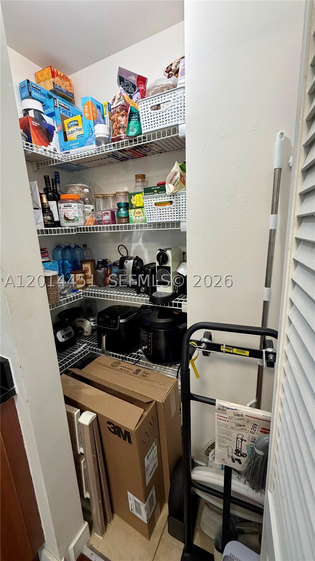 300 S Biscayne Blvd #T-3212, Miami FL 33131
