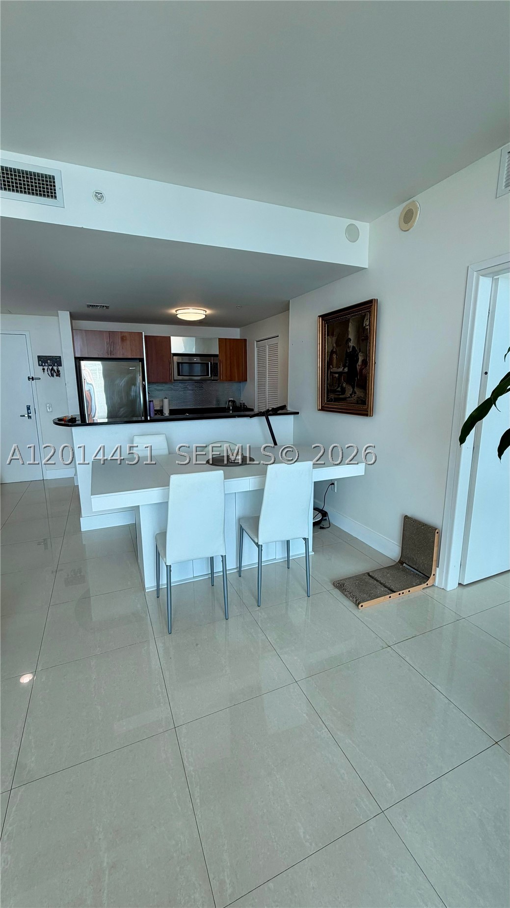 300 S Biscayne Blvd #T-3212, Miami FL 33131