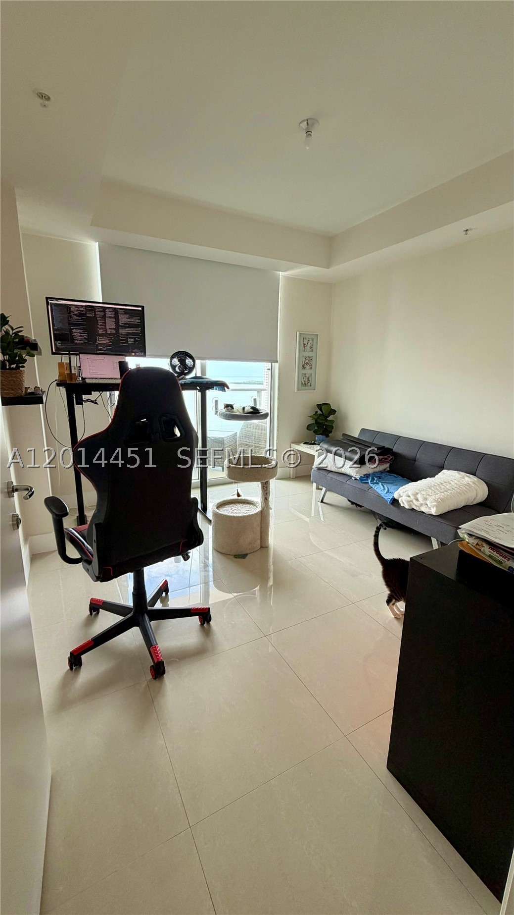 300 S Biscayne Blvd #T-3212, Miami FL 33131