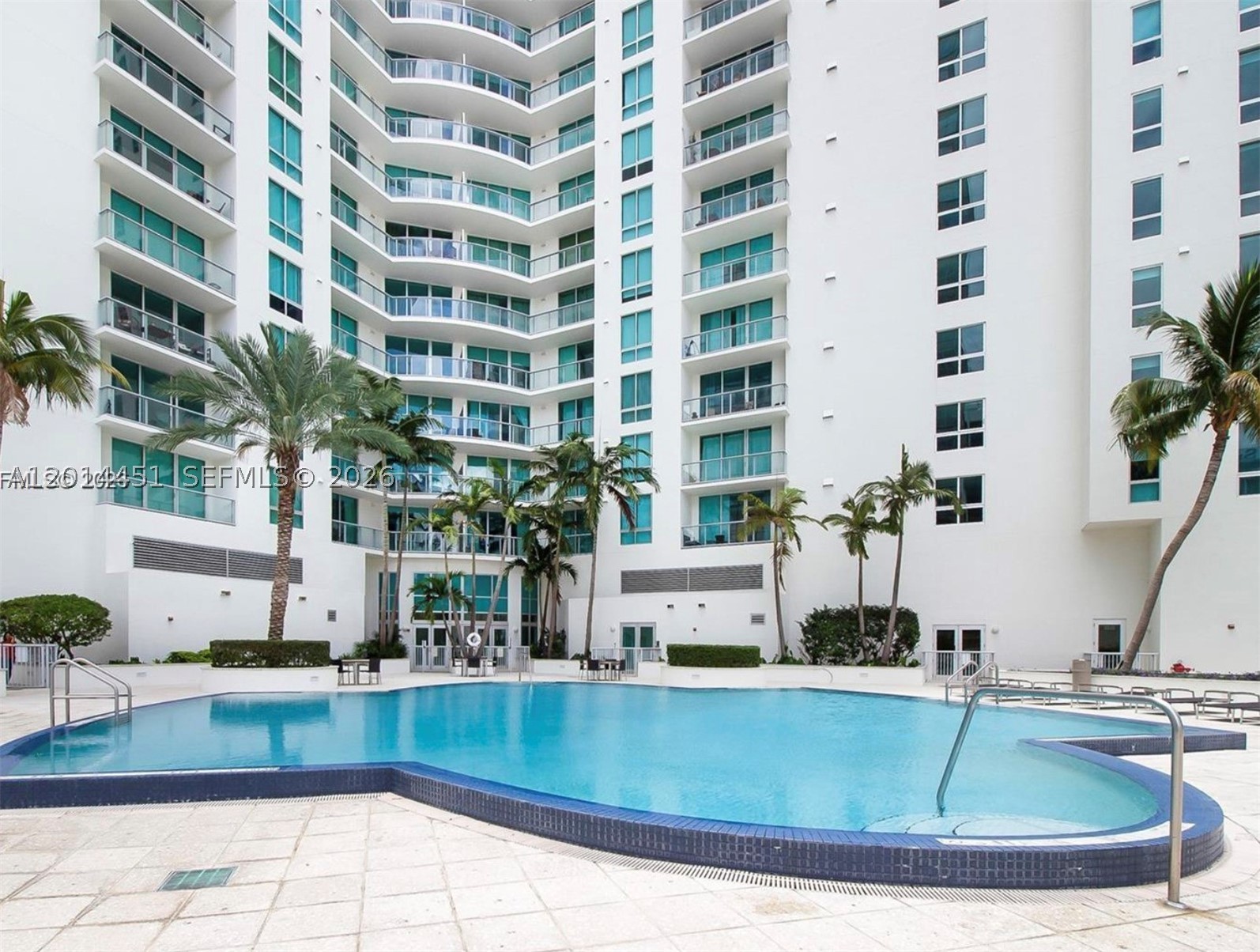 300 S Biscayne Blvd #T-3212, Miami FL 33131