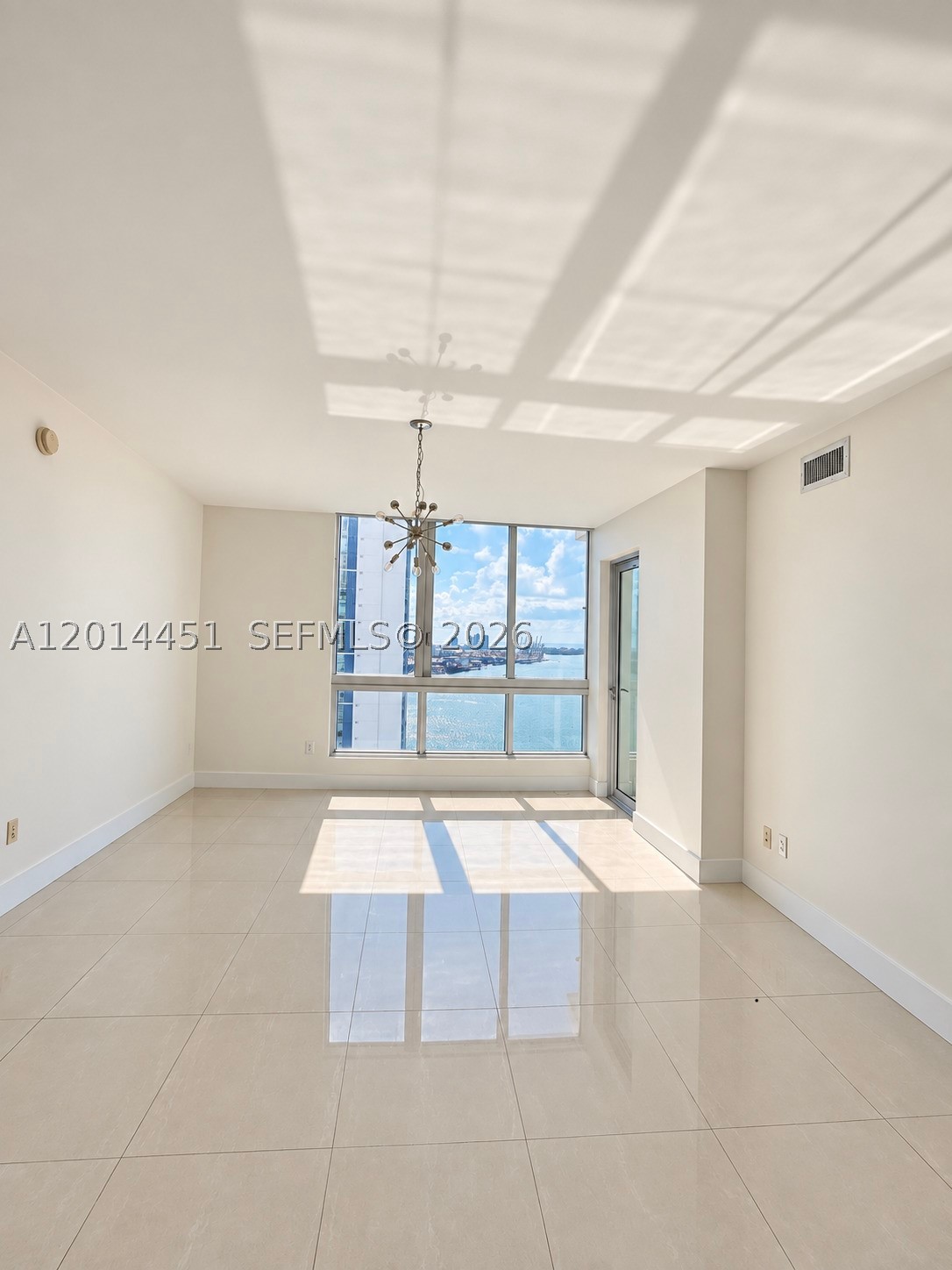 300 S Biscayne Blvd #T-3212, Miami FL 33131
