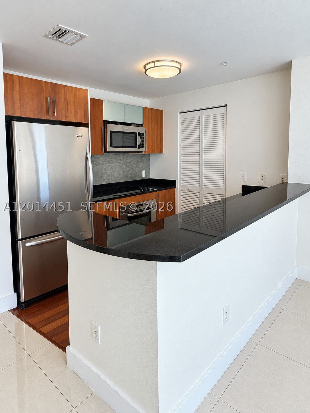 300 S Biscayne Blvd #T-3212, Miami FL 33131