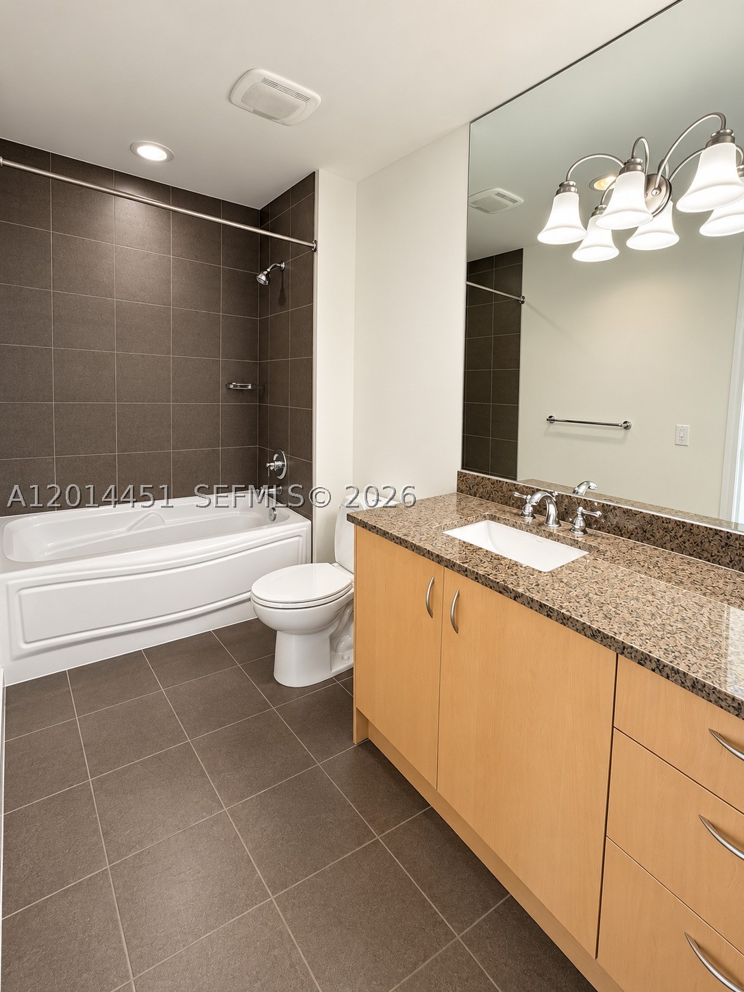 300 S Biscayne Blvd #T-3212, Miami FL 33131