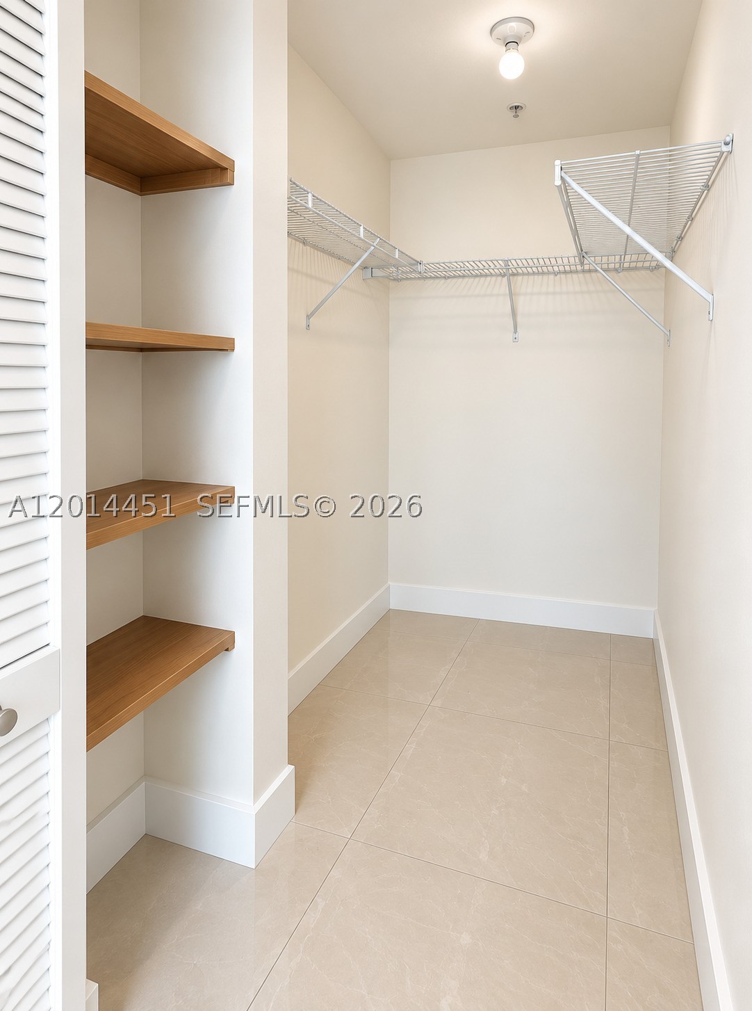300 S Biscayne Blvd #T-3212, Miami FL 33131