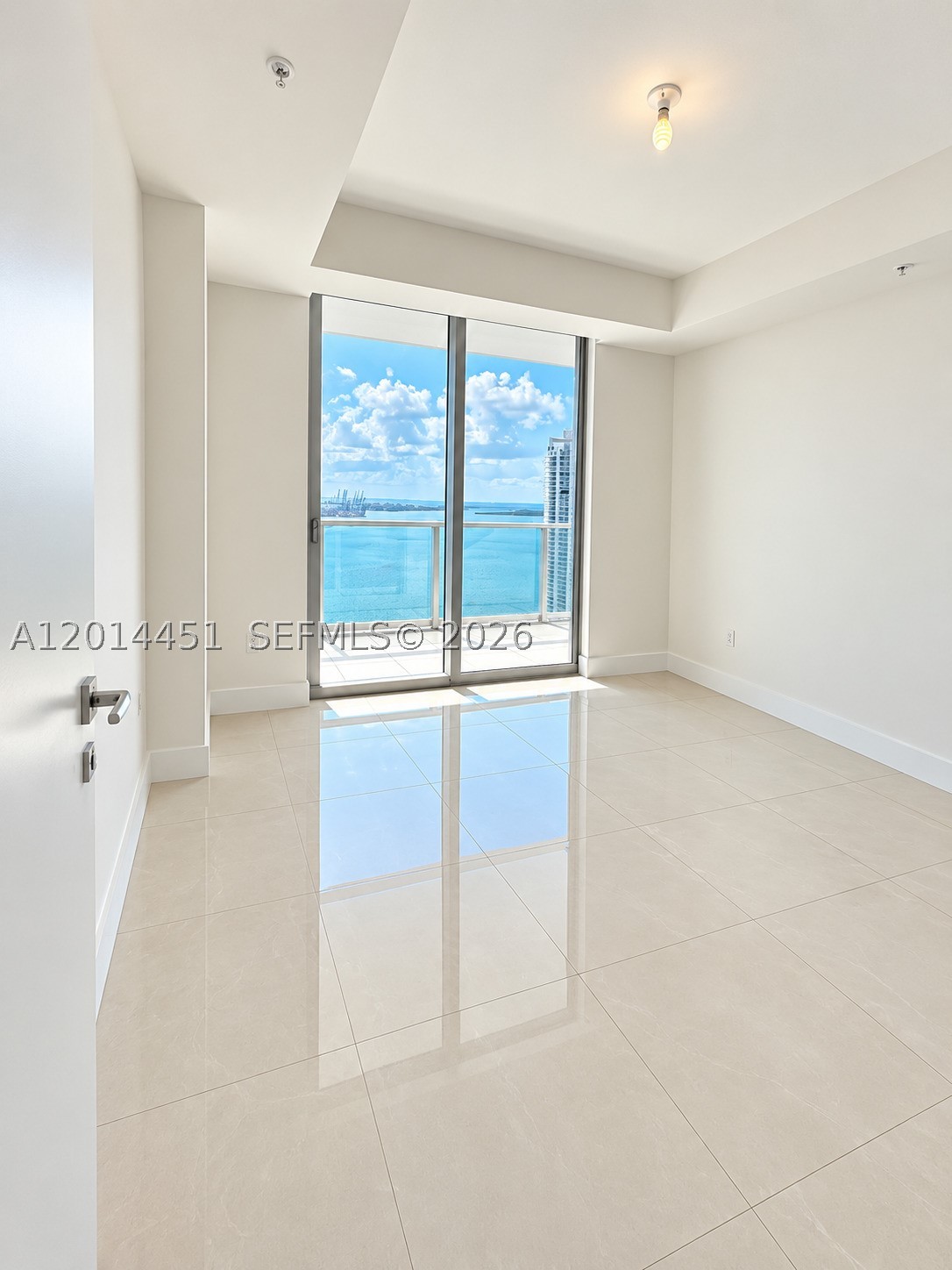 300 S Biscayne Blvd #T-3212, Miami FL 33131