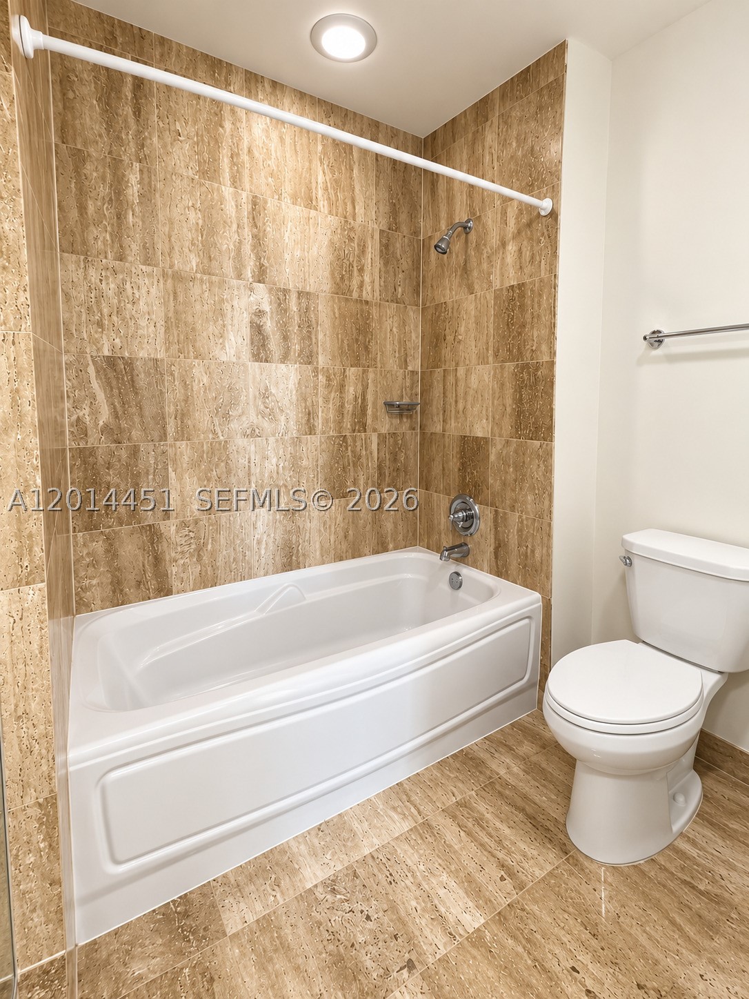 300 S Biscayne Blvd #T-3212, Miami FL 33131