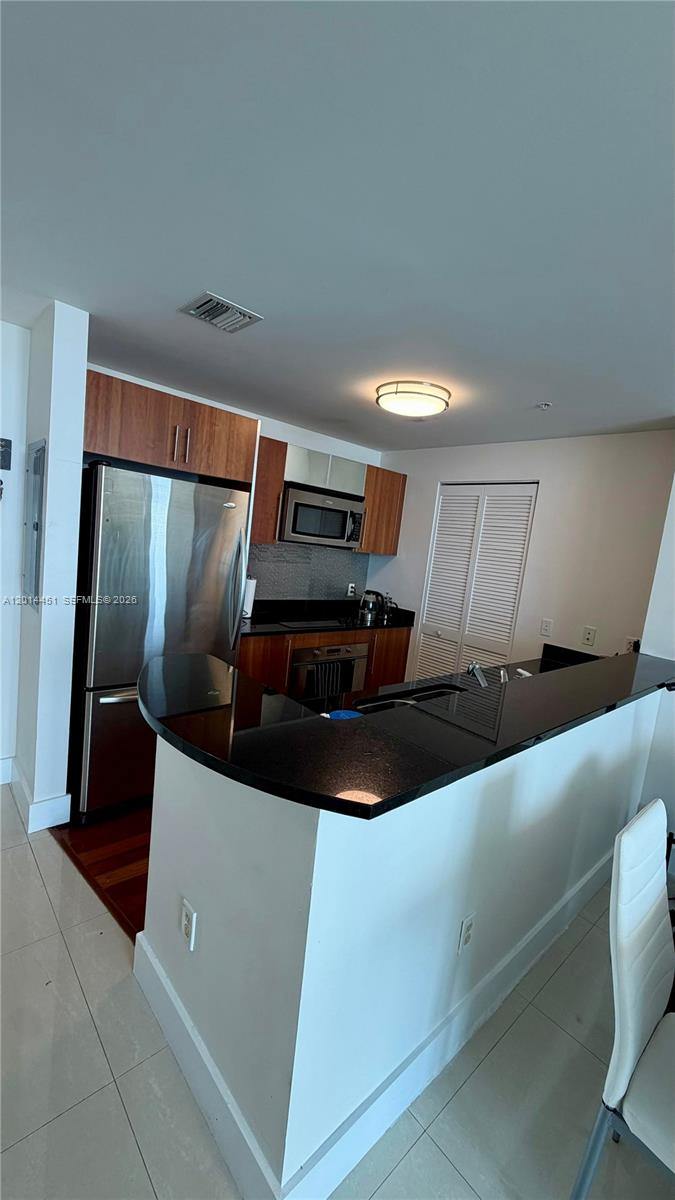300 S Biscayne Blvd #T-3212, Miami FL 33131