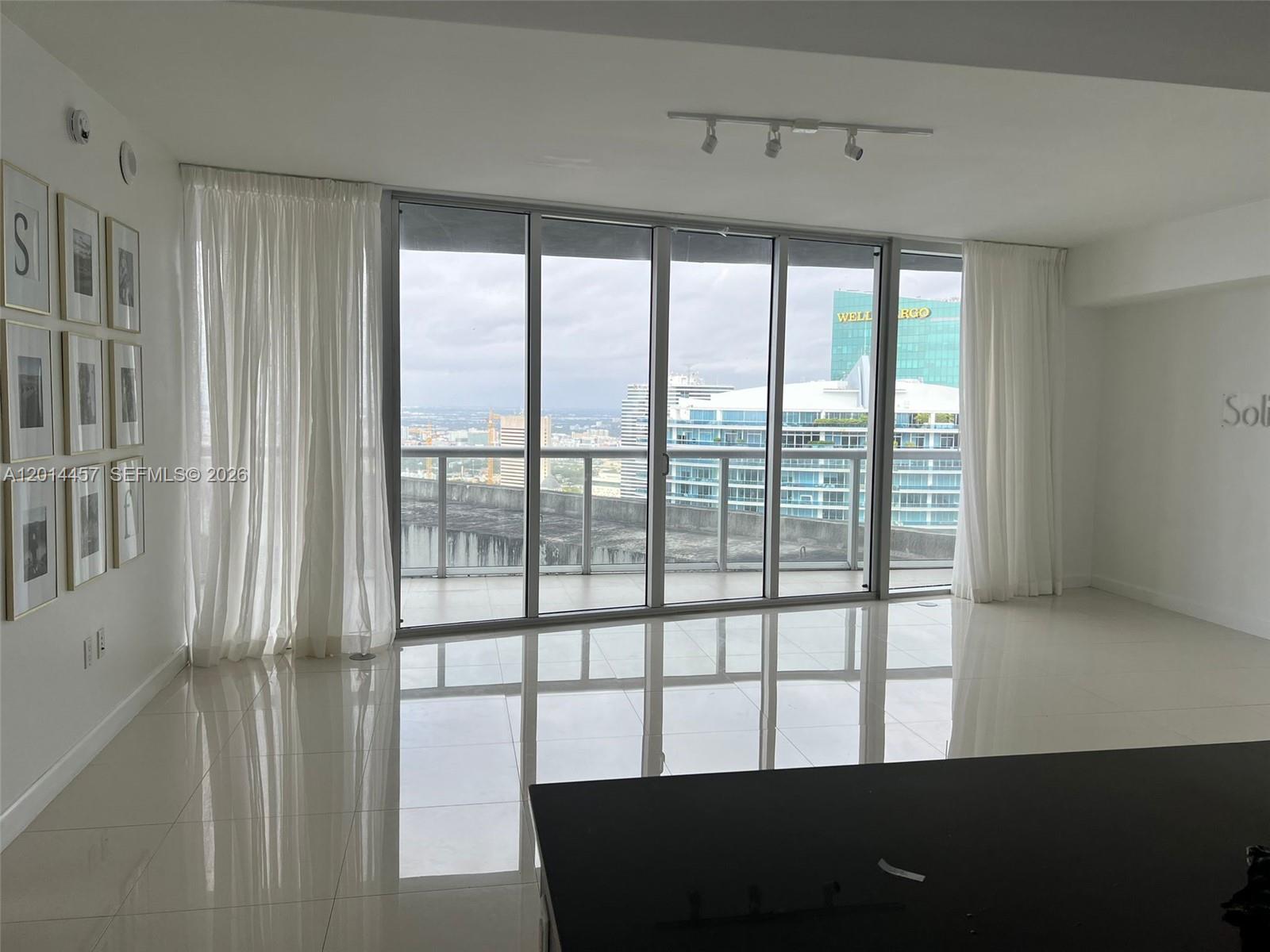 475 Brickell Ave #5508, Miami FL 33131
