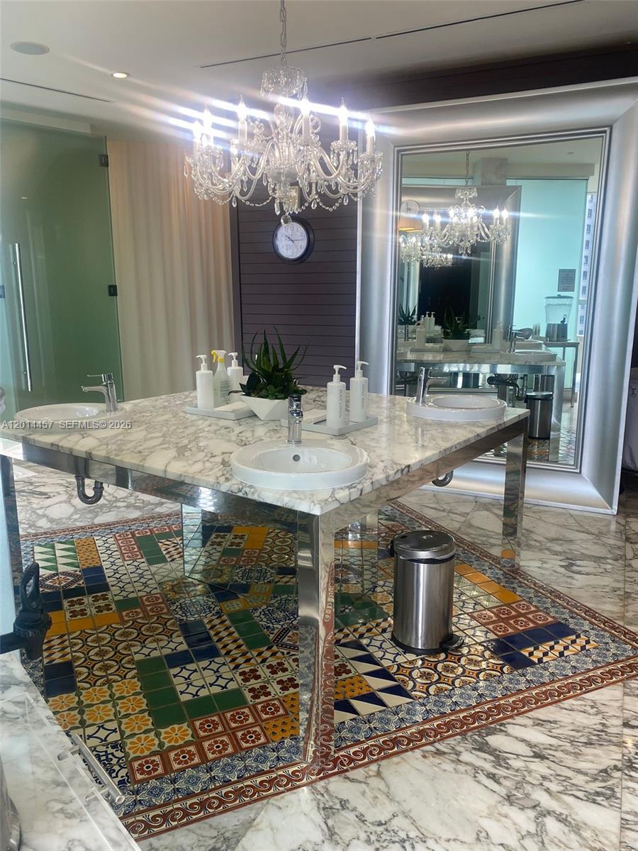 475 Brickell Ave #5508, Miami FL 33131